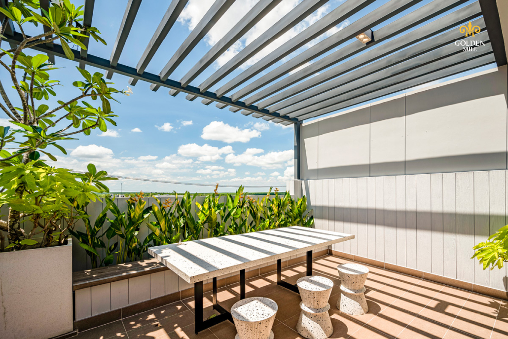 Sân thượng Tầng 3 hướng phòng ngủ của Shophouse Golden Mile